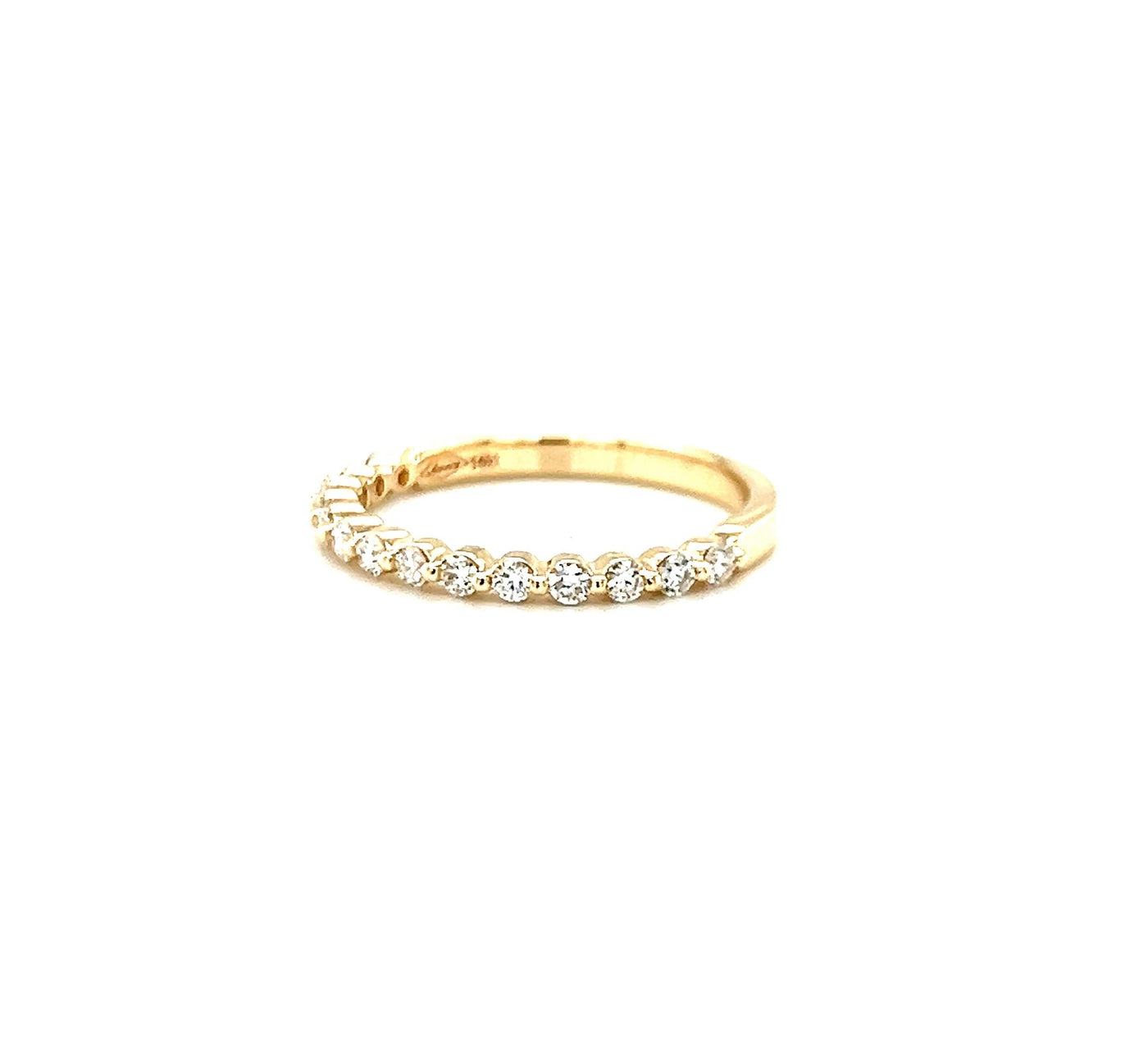 Elegant Single Shared Prong Band