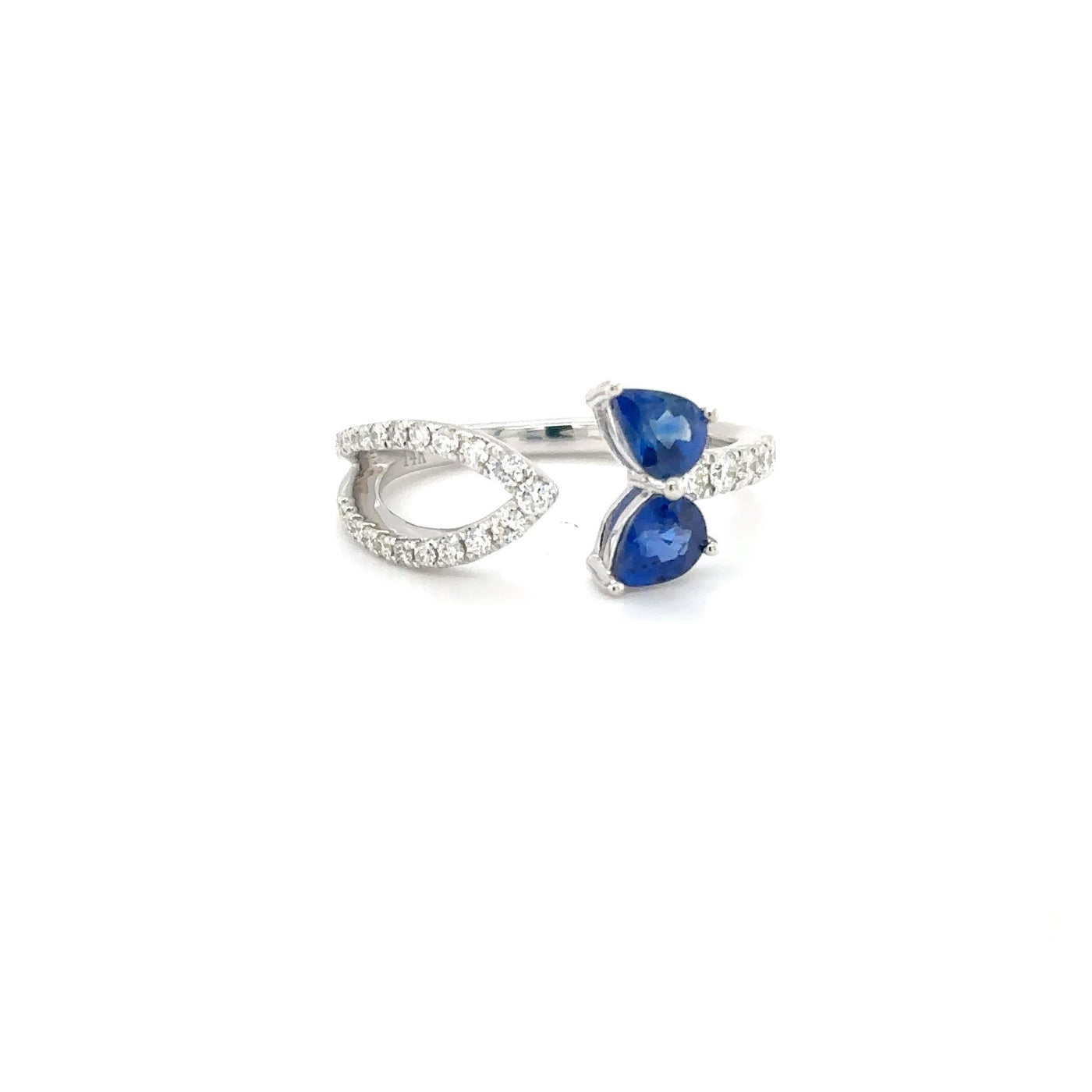 Fashionable Diamond Sapphire Ring